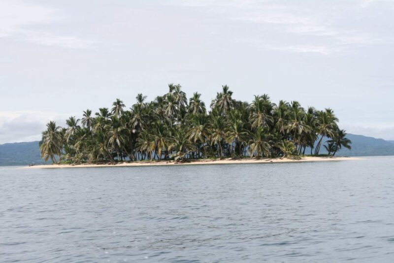 Panama’s Archipelago San Blas is life in a Far Side cartoon