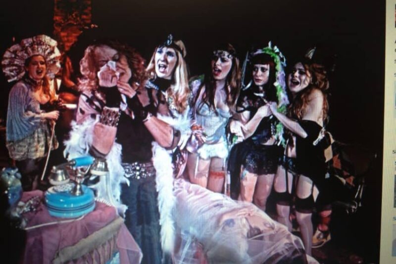 A scene from "A Chi Gioverebbe" in Piccolo Teatro.