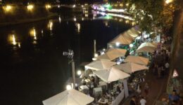 For 12 straight summers, Rome has lined the Tiber River with temporary restaurants, bars, boutiques and art galleries.