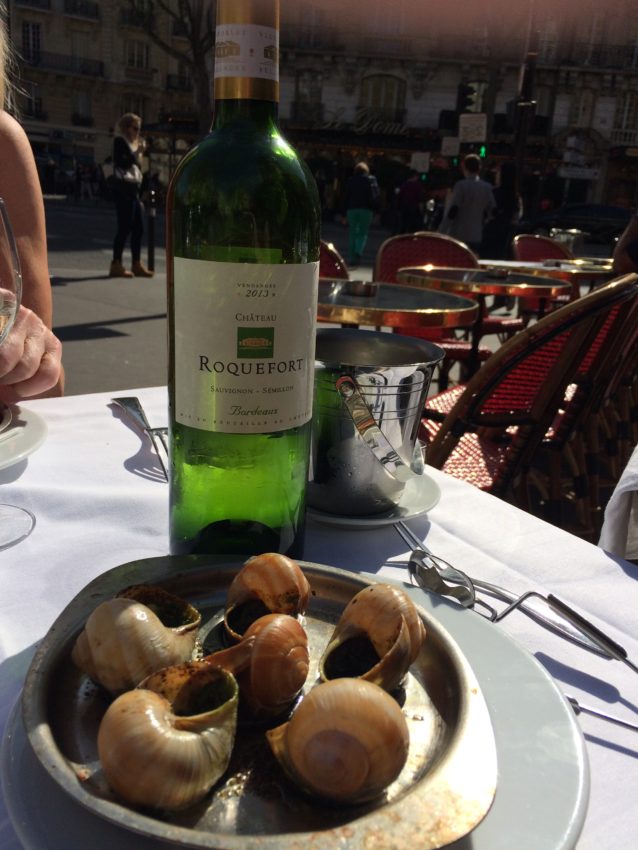 My lunch at La Rotonde: Sauvignon Blanc from Bordeaux, Burgundy escargot in garlic sauce and leg of lamb.