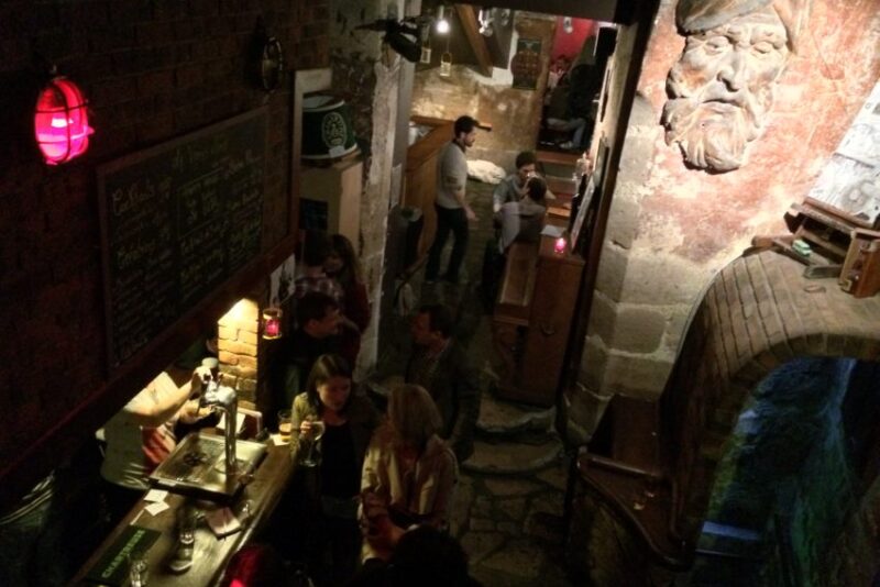 La Venus Noire (Black Venus) is a dive bar on a back alley in the bowels of the Latin Quarter.