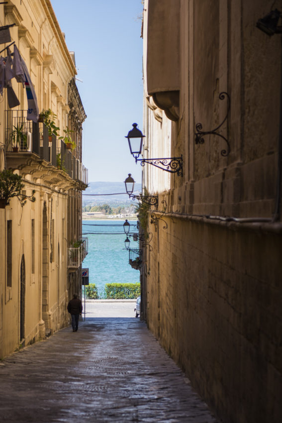 A typical street in Ortygia. Photo by Marina Pascucci.