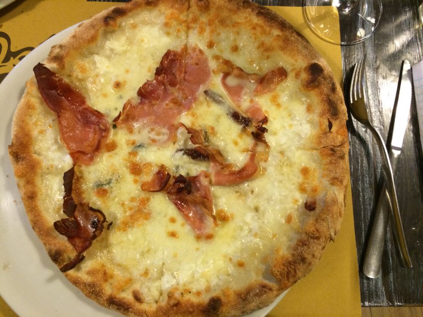 The Diavalo pizza at 72 Ore.