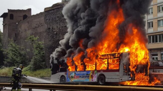 In 2 1/2 years, 46 buses have caught fire, just one of many public transportation problems in Rome. Repubblica Roma photo