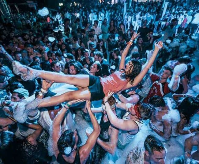 Nightlife-in-Cancun-at-Mandala-Beach-Club