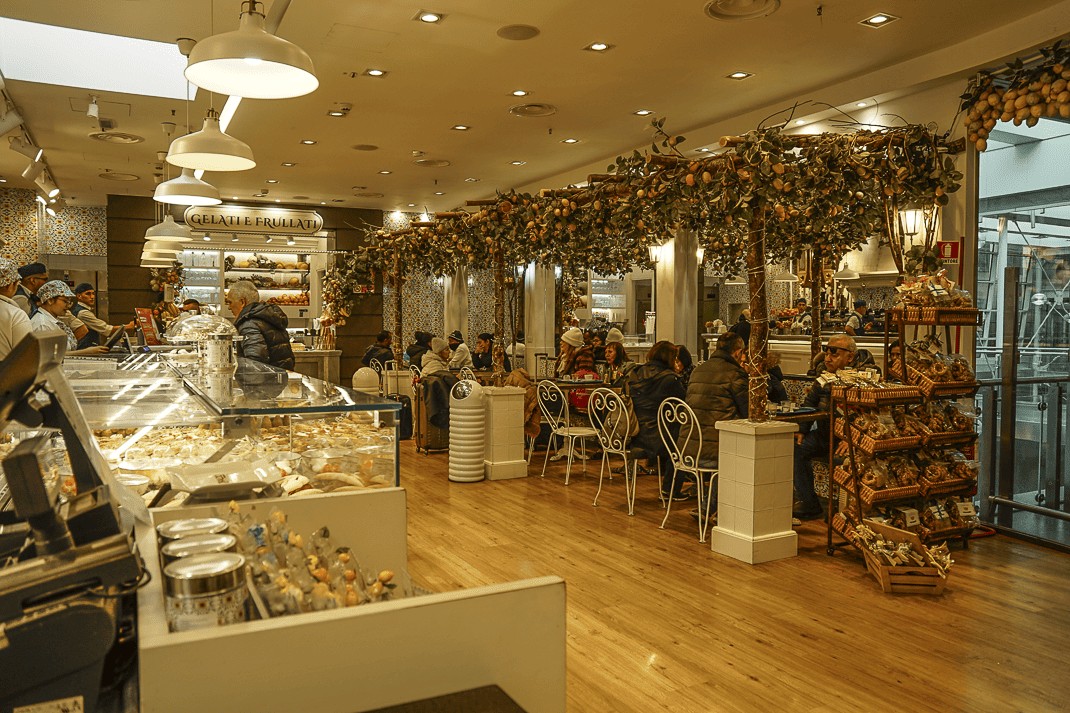 Eccellenza della Costiera, one of 40 eating establishments at Termini.