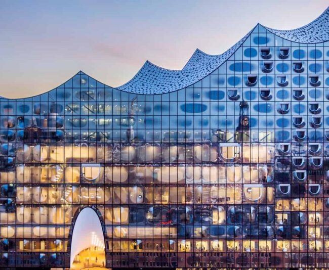 170106_raetzke_elbphilharmonie_0287_1.jpg__1794x897_q85_crop_subject_location-2774,1836_subsampling-2_upscale