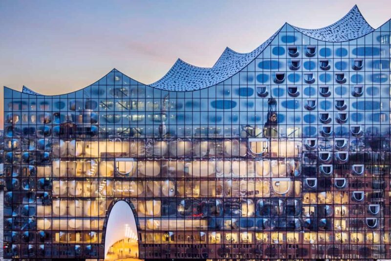 170106_raetzke_elbphilharmonie_0287_1.jpg__1794x897_q85_crop_subject_location-2774,1836_subsampling-2_upscale